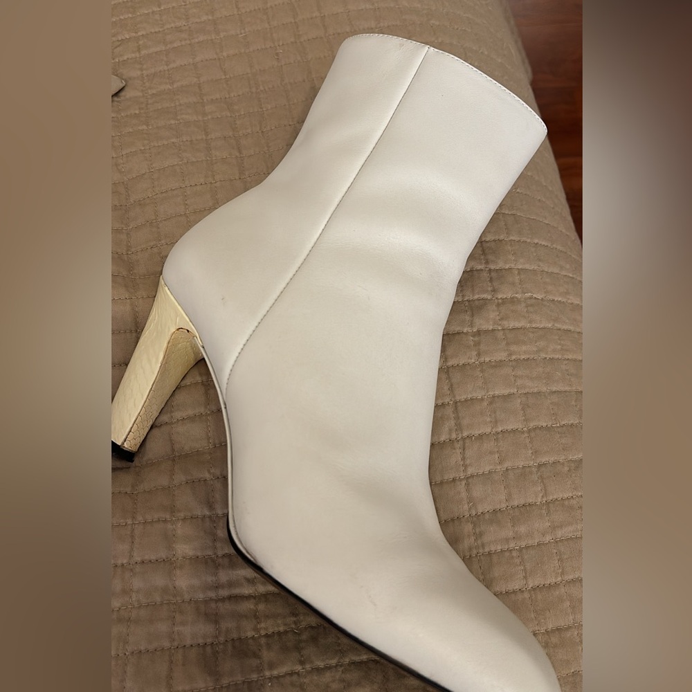 English boties off white Reiss brand